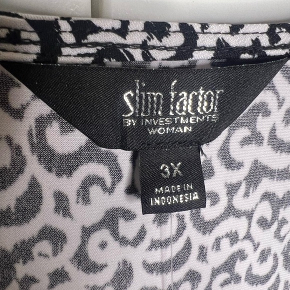 310. NWT Slim Factor by Investments Scrolling Ikat V-Neck 3/4 Handkerchief Hem - Picture 8 of 13